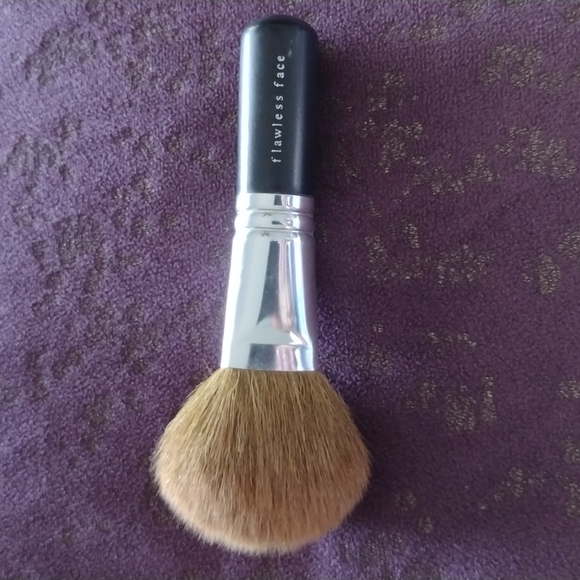 Bare Escentuals Makeup Brush - Picture 2 of 2